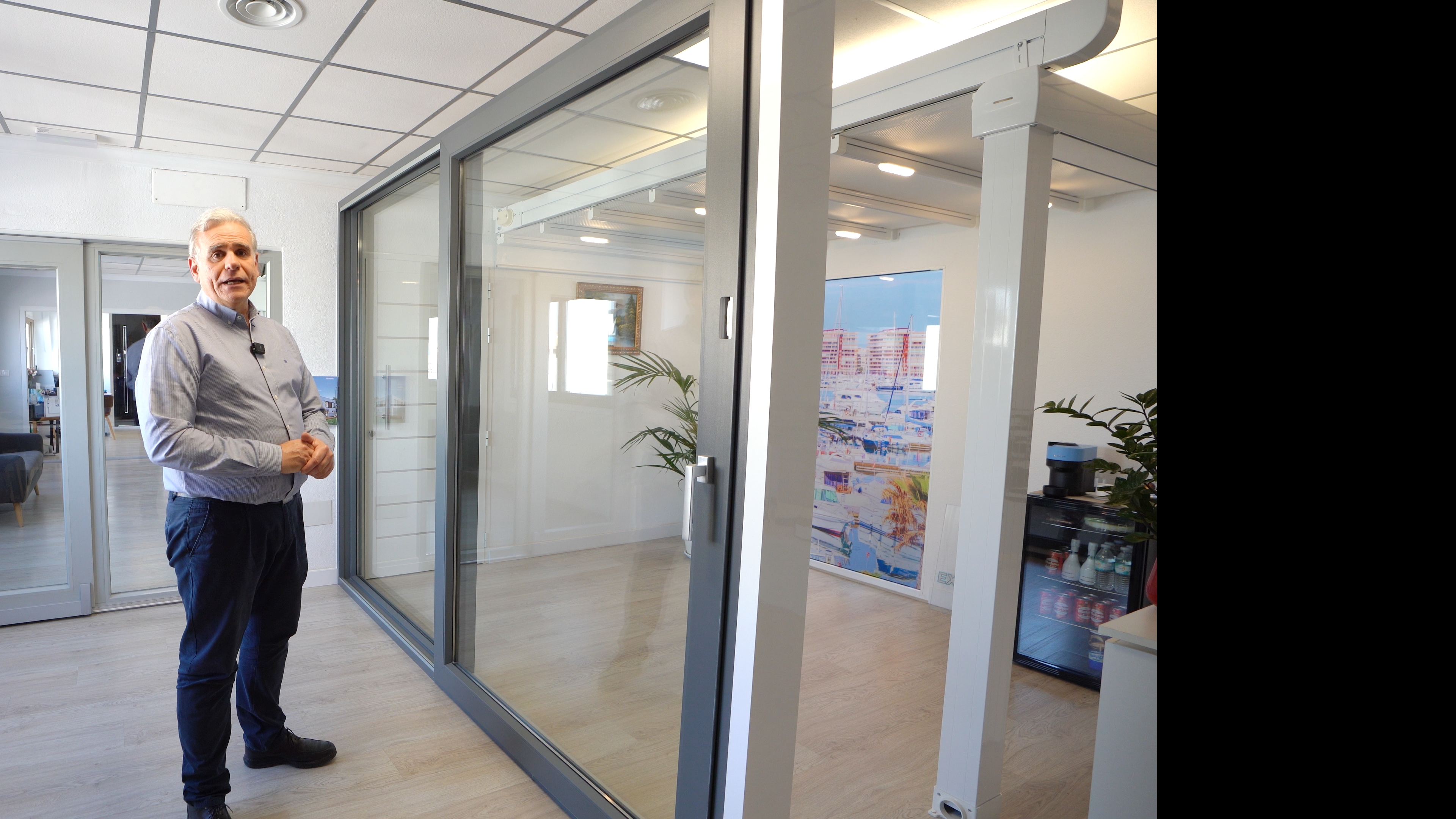 Deslizamiento suave de la hoja EvolutionDrive Plus en el showroom Ventanas VIP Torrevieja